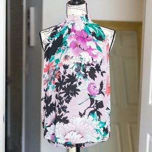 NEW YORK AND CO TANK TOP SMALL